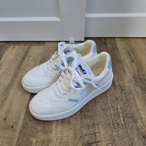Moea Womens Size 37 White and Blue Sneakers, Excellent Condition